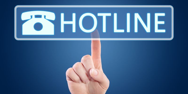 Gọi hotline nhà cái khi thành viên muốn giải quyết nhanh vấn đề